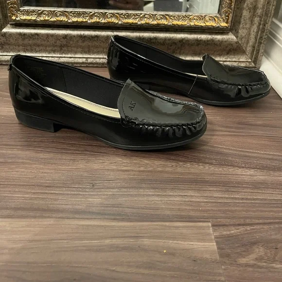 Anne Klein Black Leather Flats Moccasin-Style - Picture 3 of 9